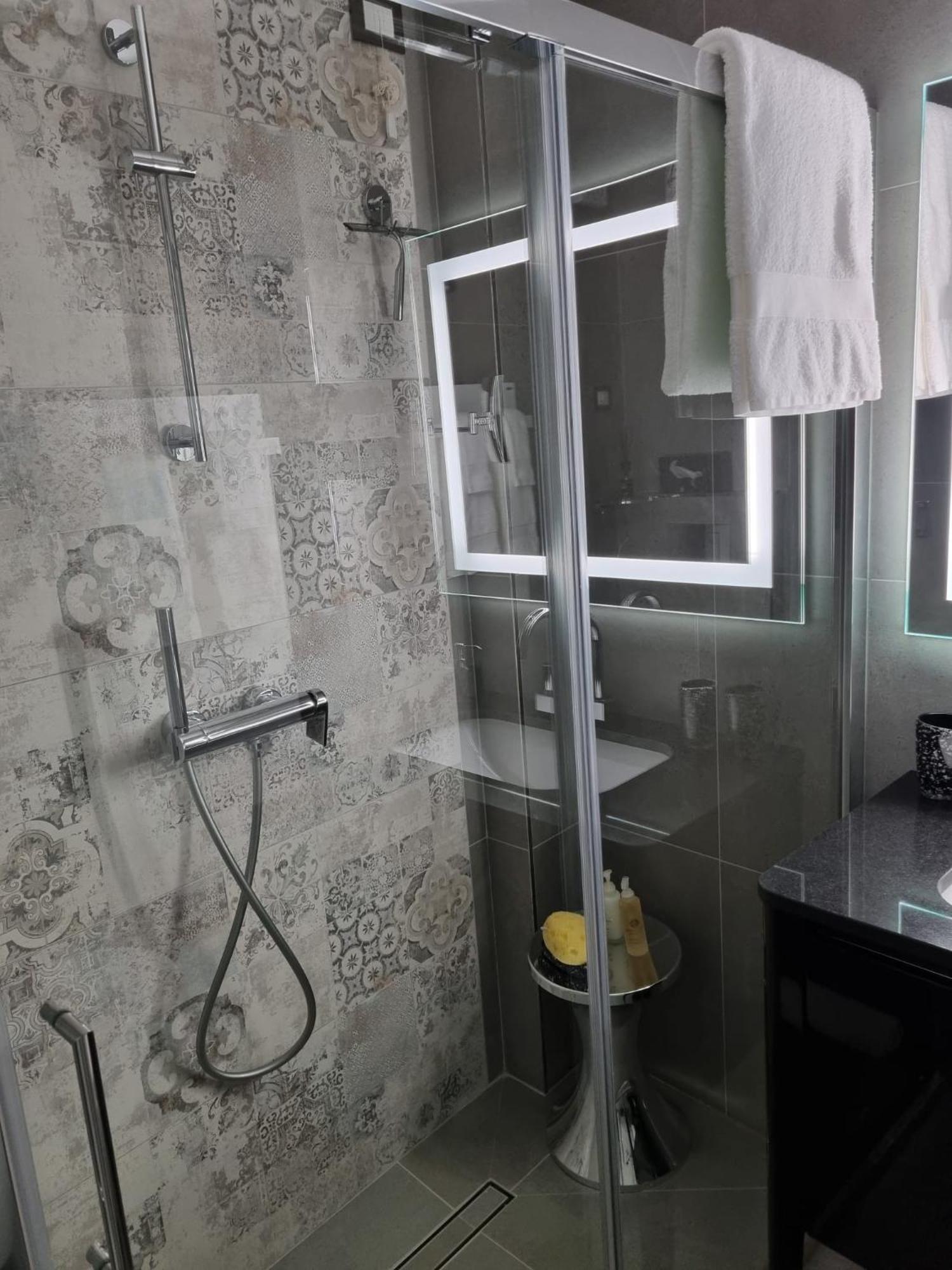 Palms Luxury Suites Sanremo Exteriör bild