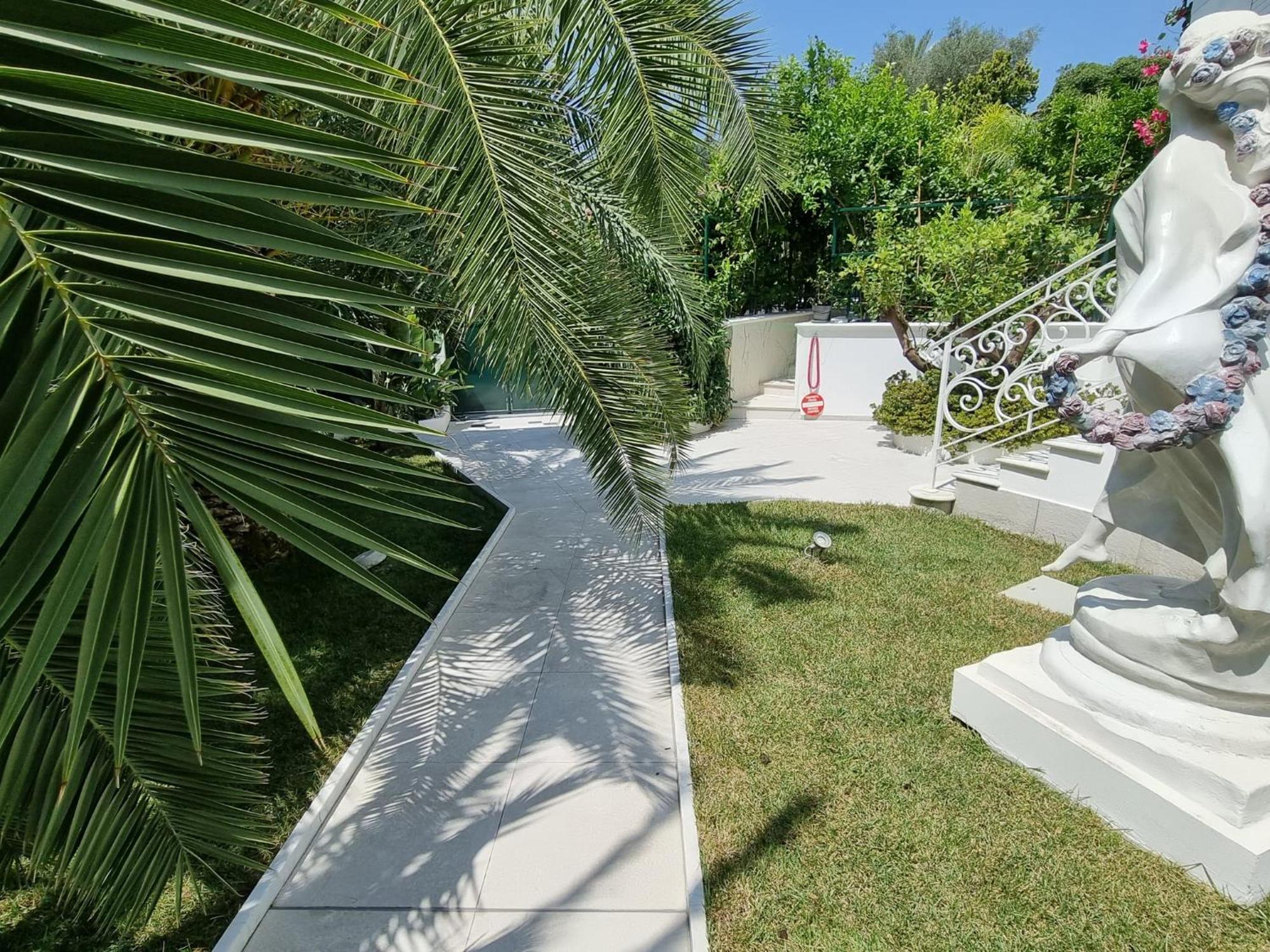 Palms Luxury Suites Sanremo Exteriör bild